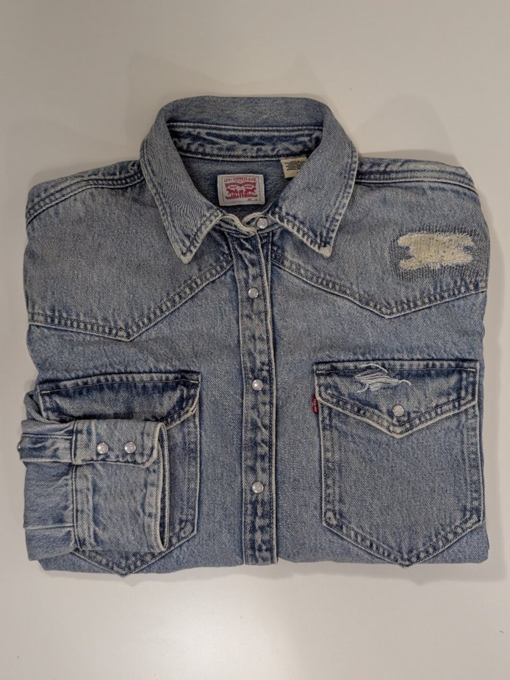 Levi's Western Distressed Denim Button Up Shirt - Picture 12 of 12